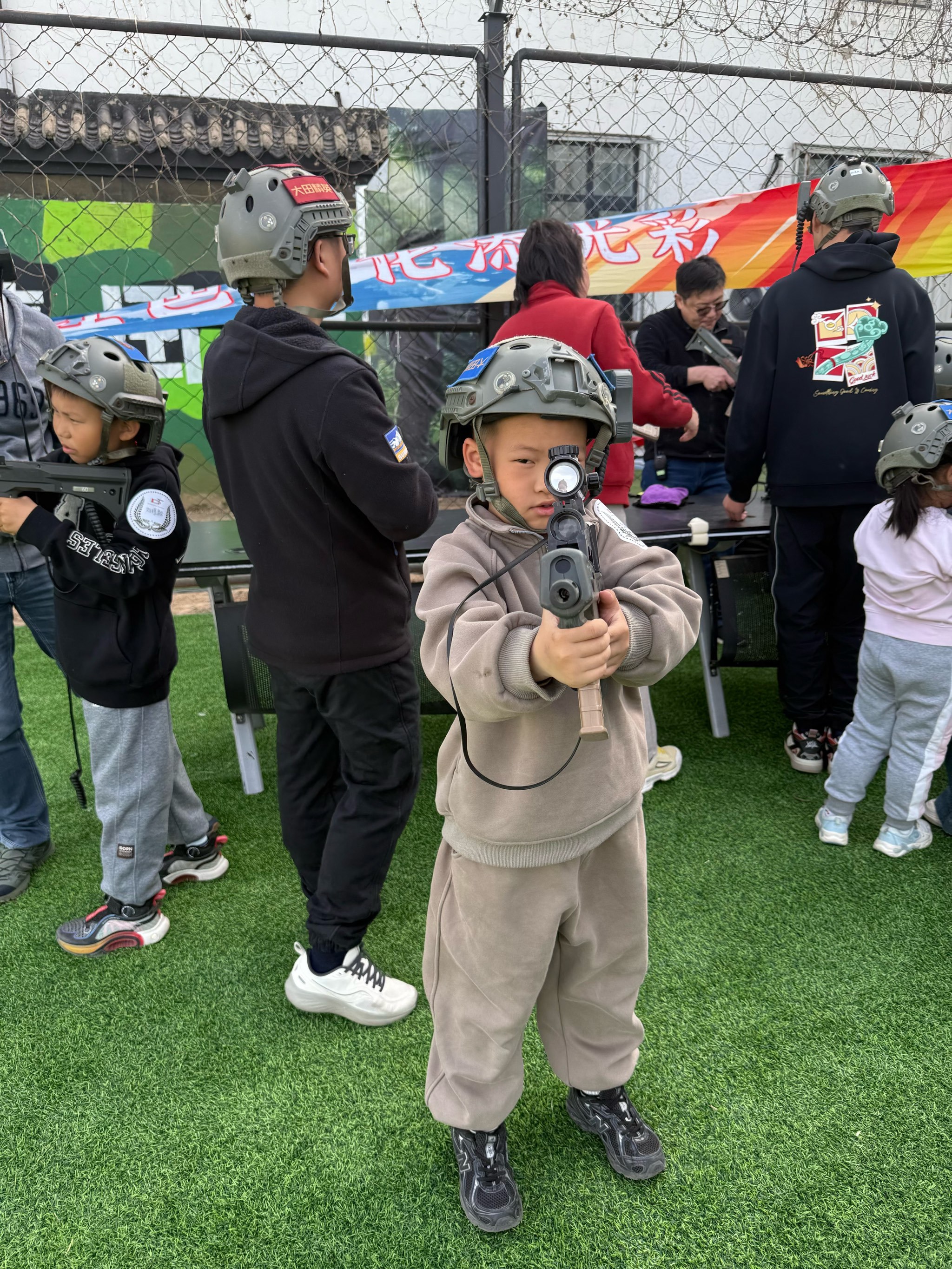 绝地求生真人版小六震撼来袭-绝地求生真人版小六剧情解析与角色分析