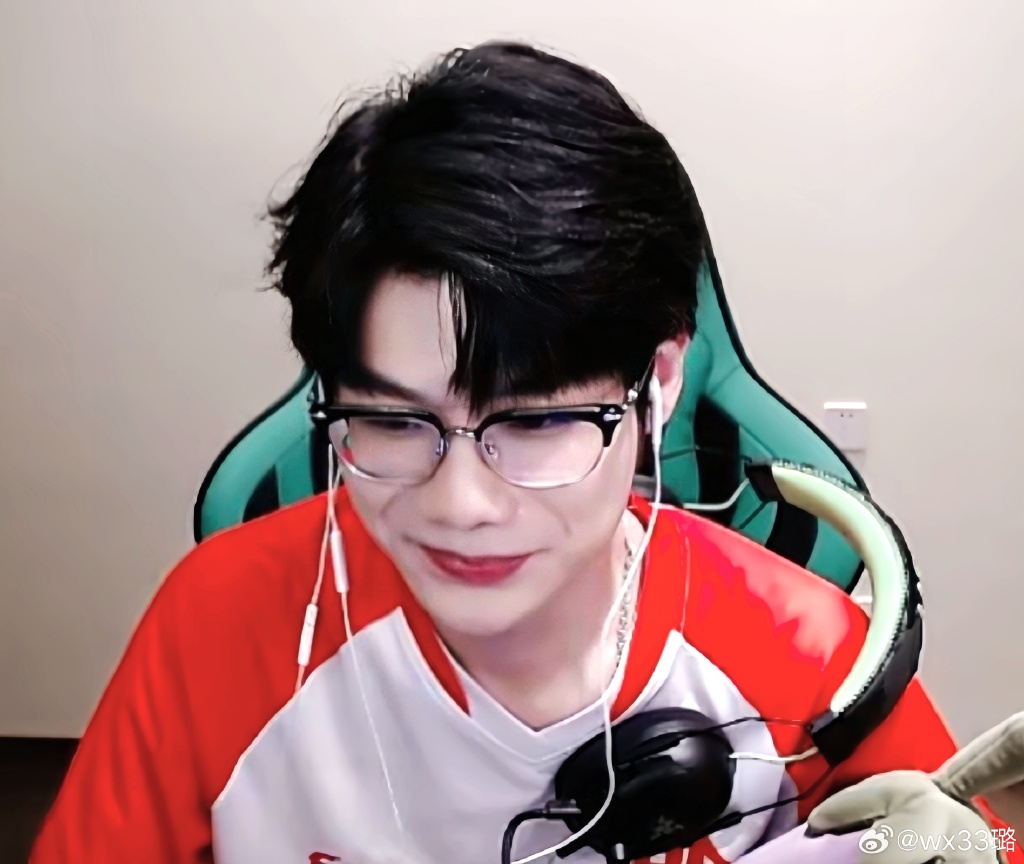 绝地求生之超神主播苏尘-绝地求生超神主播苏尘的崛起之路