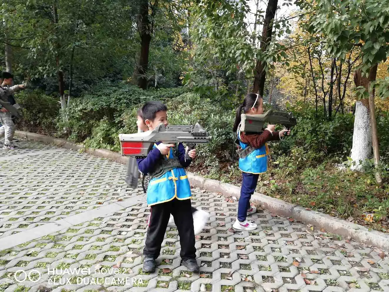 末世之绝地求生：何大仁的生存之战-末世之绝地求生 何大仁 剧情解析与角色分析